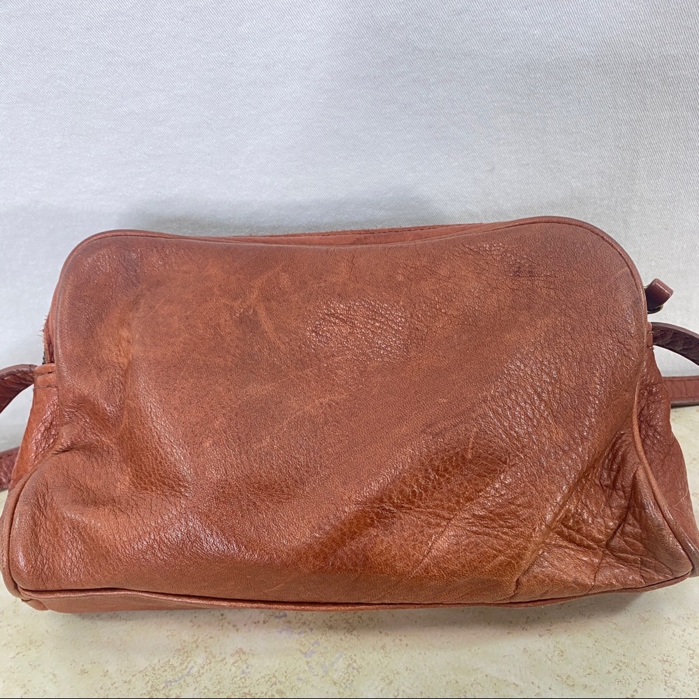 SOLD American Leather Brown Crossbody Purse Bag Adjustable Strap Cognac Tote - Picture 4 of 10